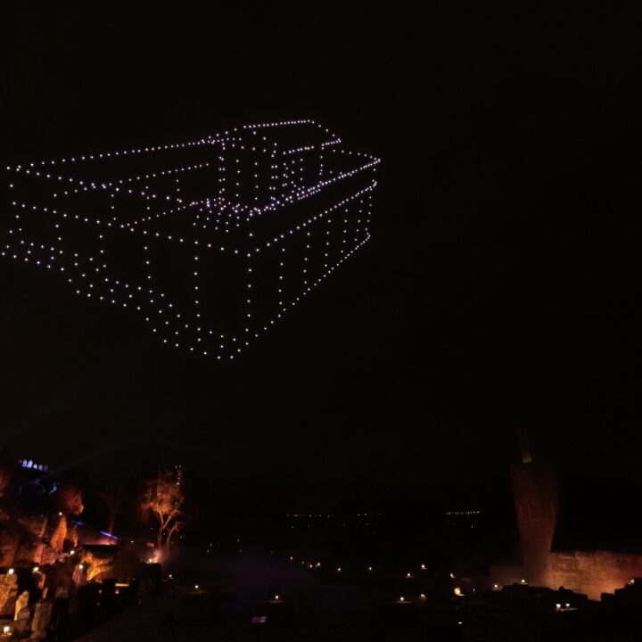 Spectacle de drones lumineux à Rabat par Crystal Drones