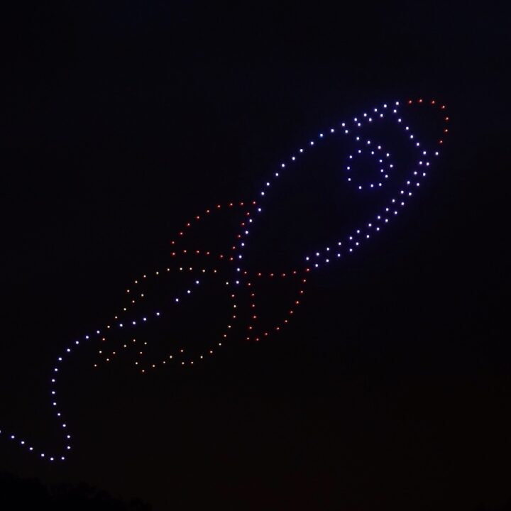 Spectacle de drones pour l'inauguration du planétarium de Douai par Crystal Drones